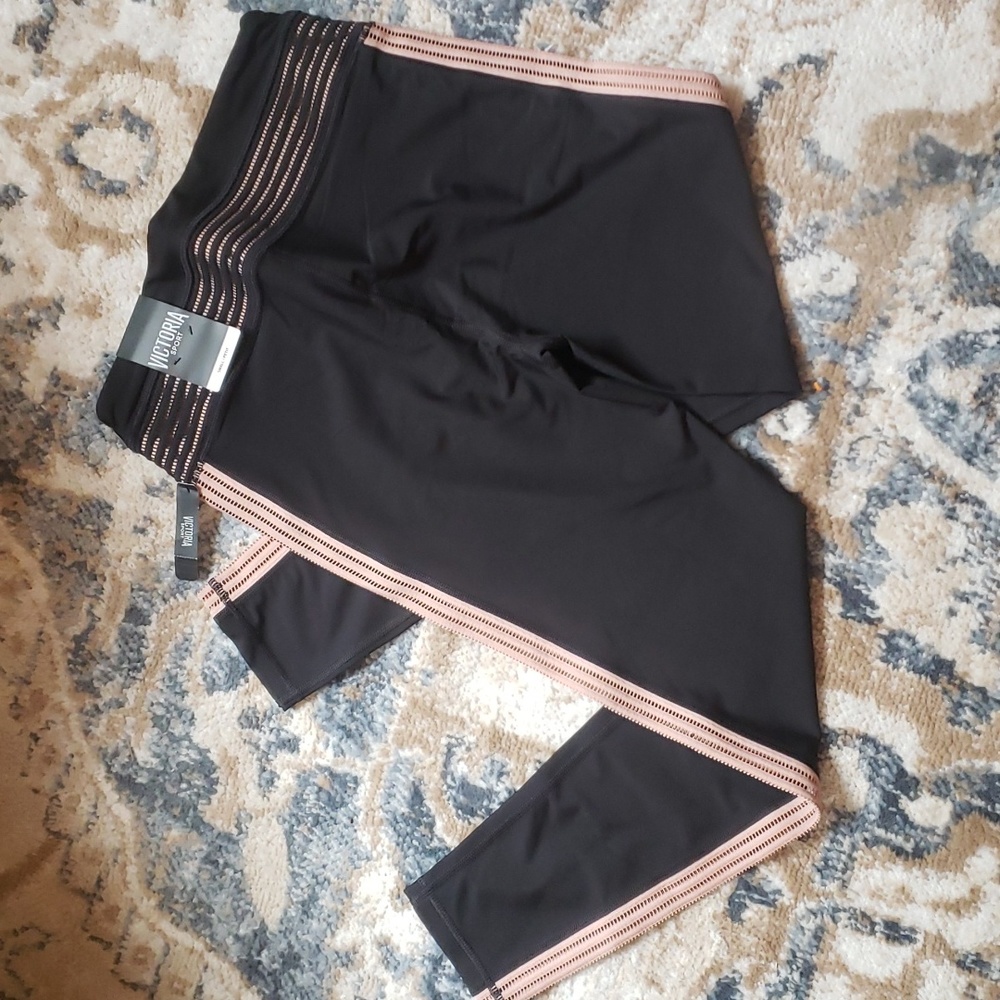 NWT Victoria Secret Sport small leggings